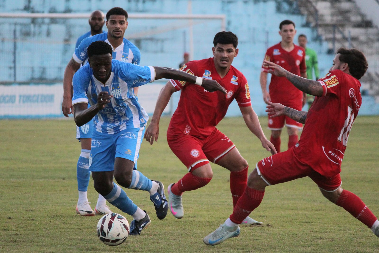 CRAC supera adversidades, vence a Tombense por 1 a 0 e larga na frente na luta por vaga na terceira fase da Série D