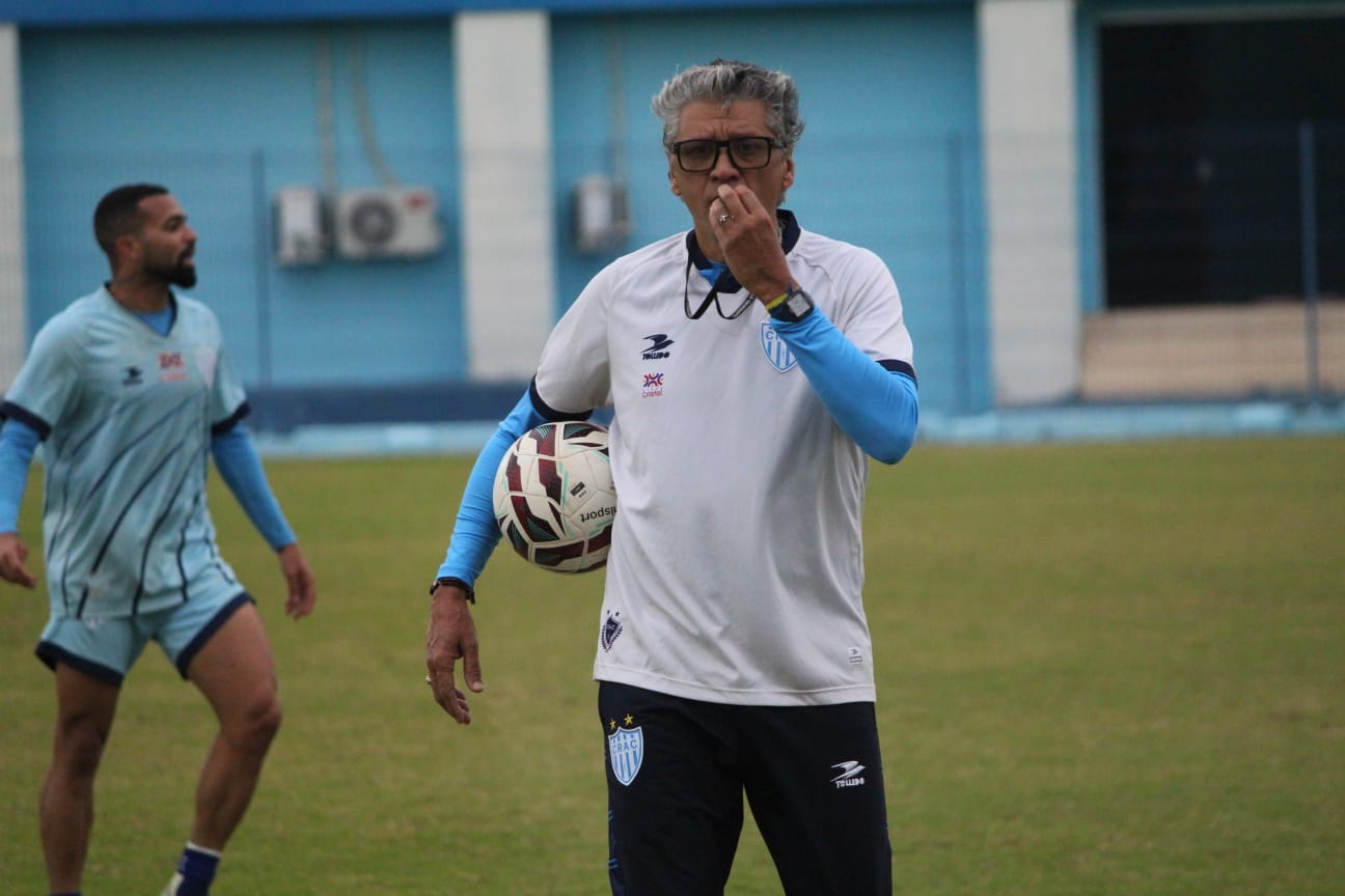 CRAC realiza último treino antes da viagem para duelo decisivo contra a Tombense